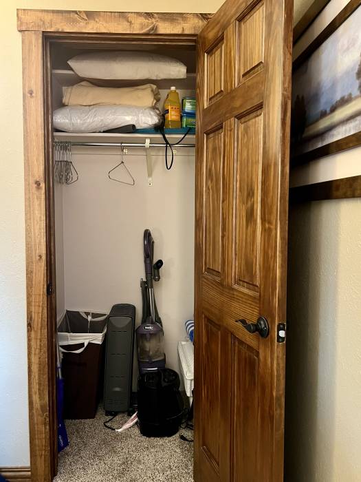 bedroom1_closet.jpg